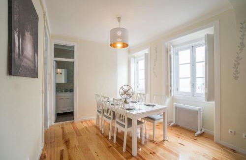 Socorro Apartamento | Mouraria 2 Bedroom Apartment