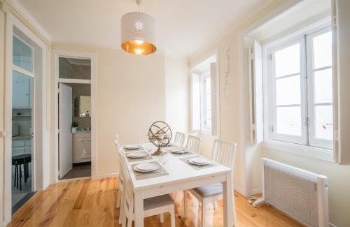 Socorro Apartamento | Mouraria 2 Bedroom Apartment