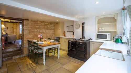 Longborough Casa | Mouse Manor