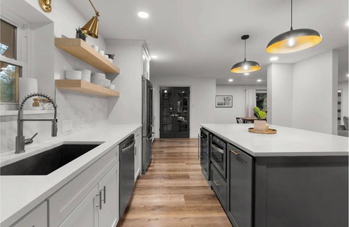 North Dallas Casa | Move-In Ready Luxury: Stunning 5-Bed Furnished Gem in Preston Hollow