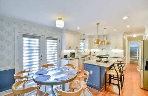 Greensboro Casa | Movie Theatre, Pool, Fire-pit, 7 Bedrooms