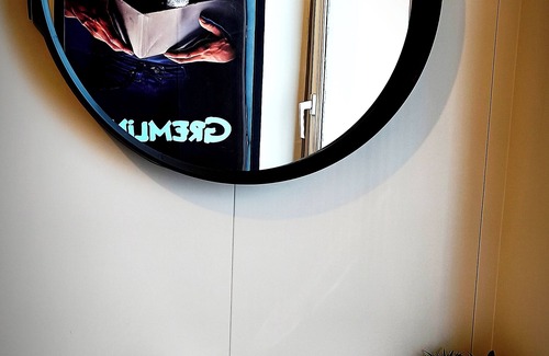 Woustviller Apartamento | Movie-themed apartment with large screen