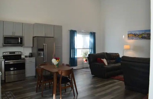 Arvada Cabaña | Movies in the Mountains Guest House