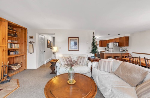 North Creek Casa | Moxham 58h - Adirondack Retreat Mountain Views 3 Bedroom Townhouse by The Summit at Gore Mountain