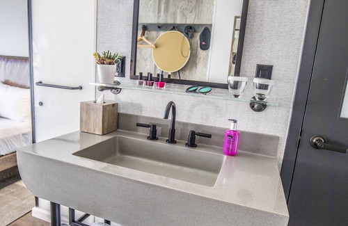 Downtown Chicago Hotel | Moxy Chicago Downtown