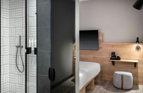 London City Centre Hotel | Moxy London Piccadilly Circus