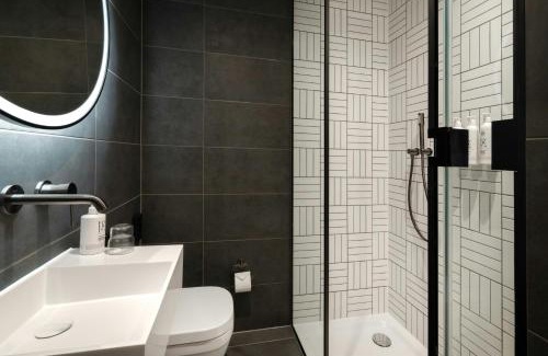 London City Centre Hotel | Moxy London Piccadilly Circus
