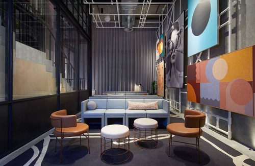 Mascot Hotel | Moxy Sydney Airport