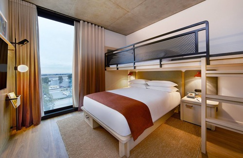 Mascot Hotel | Moxy Sydney Airport