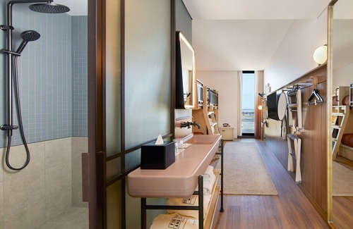 Mascot Hotel | Moxy Sydney Airport