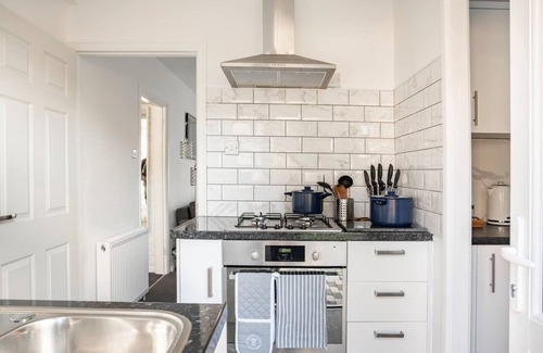 Redbridge Apartamento | Moydom- Cosy one bed apartment- 2 mins from Gants Hill Tube station