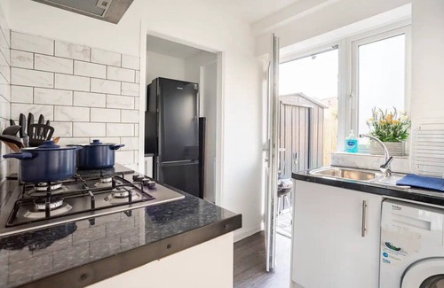 Redbridge Apartamento | Moydom- Cosy one bed apartment- 2 mins from Gants Hill Tube station