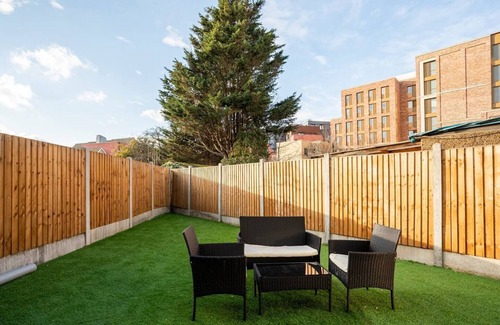 Redbridge Apartamento | Moydom- Cosy one bed apartment- 2 mins from Gants Hill Tube station