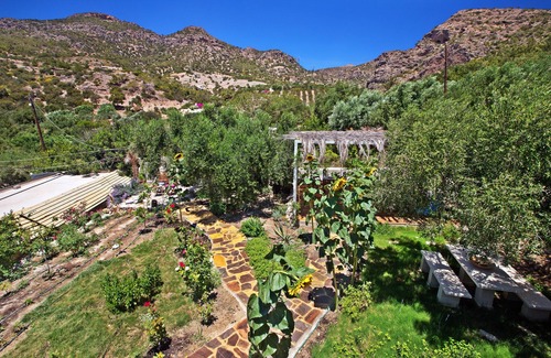 Makry Gialos Cabaña | "Mpakses" 300 years old cottage "Natura cottages" with sea view shared garden