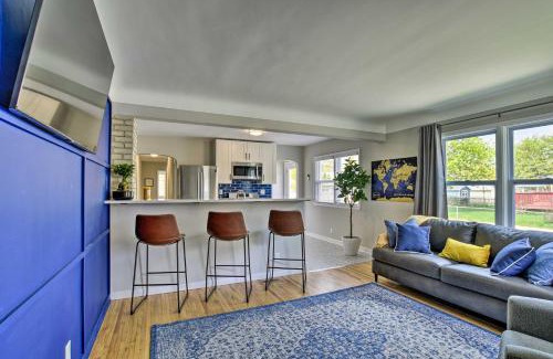 Hiawatha Casa | Mpls Duplex with WiFi and Kitchen 5 Mi to Dtwn!