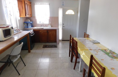 Roseau Casa | Mr. Clean Bed and Breakfast