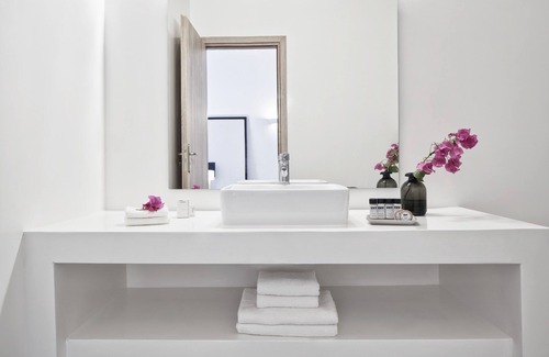 Agios Ioannis Hotel | Mr & Mrs White Tinos