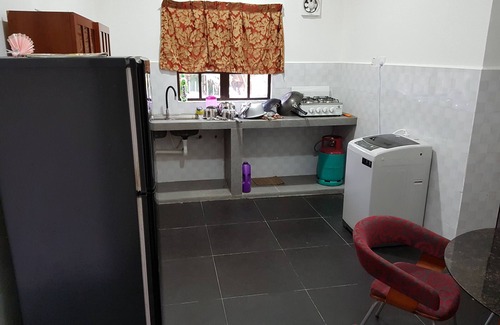 Merbau Sempak Casa | MRI Homestay Sg Buloh - 3 habitaciones / 2 baños GF