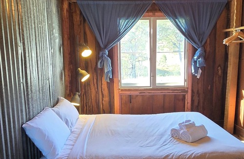 Brooman Otro | Mrs Myers - Unique getaway experience the whole family can enjoy