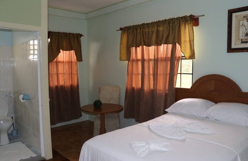 Linden Cama Y Desayuno | Ms Holder's Comfort Villa