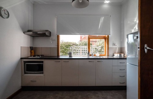 Battery Point Cabaña | Ms Sophia's Studio Apartment - Historic Battery Pt
