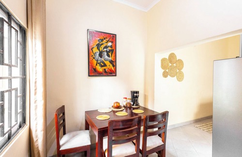 Msasani Casa | Msasani Nyumbani Apartments - 2 bedroom premium w/ AC, Washer, 60" TV + Netflix