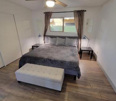 North Mountain Apartamento | Msg for 5percent off 2Bed1Bath KingQueenBeds NorthPHX