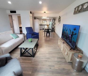 North Mountain Apartamento | Msg for 5percent off 2Bed1Bath KingQueenBeds NorthPHX