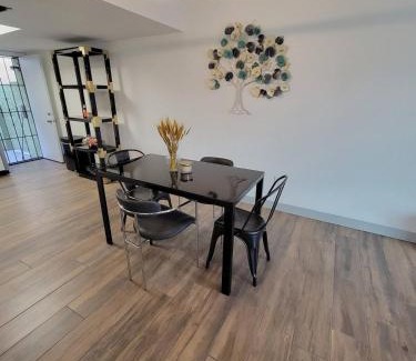 North Mountain Apartamento | Msg for 5percent off 2Bed1Bath KingQueenBeds NorthPHX