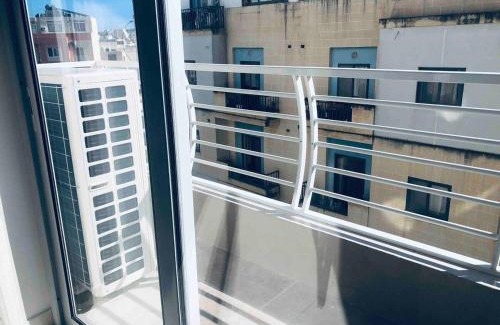 Msida Apartamento | Msida Classic Flat 13, close to Valletta, Sliema & Sea