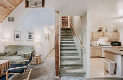 Glacier Chalet De Esquí | Mt Baker Rim Cabin 19 - Pet Friendly, WIFI, Hot Tub, Sleeps 10