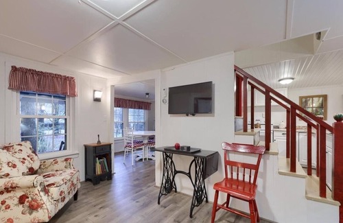 Mount Gretna Heights Cabaña | Mt. Gretna Gem w/ Huge Porch!