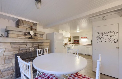 Mount Gretna Heights Cabaña | Mt. Gretna Gem w/ Huge Porch!
