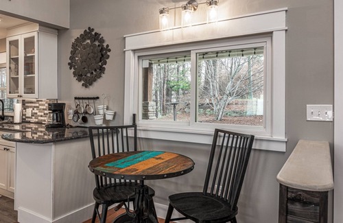 Hendersonville Casa | Mt. Hebron Home, panoramic mt. views