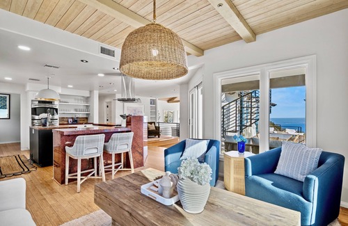 Malibu Casa | The Malibu Cloud House -> ¡Junto a la playa y con vistas al cielo y al océano!