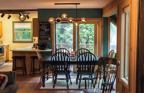 Wilmington Chalet De Esquí | The Mount Snow Chalet: A peaceful escape w/hot tub