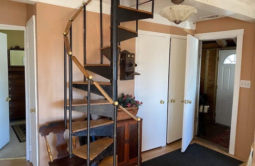 Stratton Casa | Mt. Snow Ski Chalet: 1 mile from slopes & hot tub on deck with view of Mt. Snow