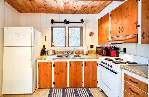 Jackson Casa | Mt. Washington View~Min to Skiing~Wood Stove