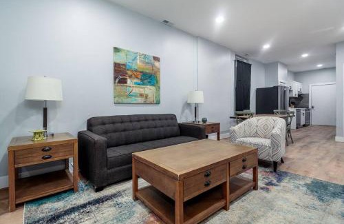 Old Town Apartamento | MTM Fully Furnished Rental in Old Town - 2 beds