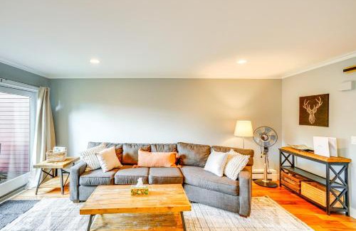 West Dover Apartamento | Mtn and Foliage Views Modern Mount Snow Stay!