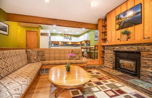 Sandy Apartamento | Mtn. Home-Sauna, Pool Table, Mins to Ski/Hike/Bike
