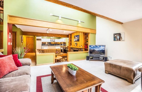 Sandy Apartamento | Mtn. Home-Sauna, Pool Table, Mins to Ski/Hike/Bike