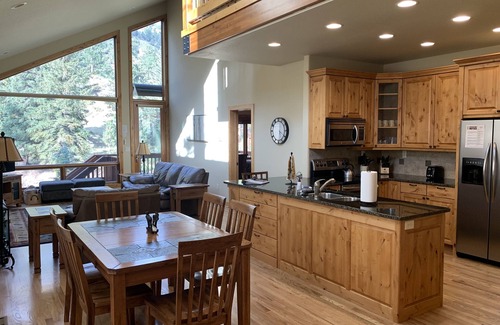 Estes Park Casa | Majestuosa obra maestra de montaña. Deléitese en una excelente casa de Estes Park.