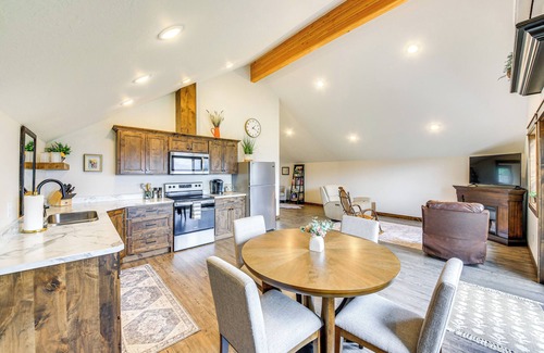 Bonners Ferry Casa | Mtn & River-View Gem w/ Balcony in Bonners Ferry