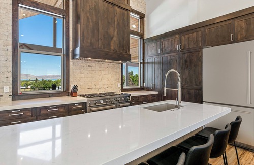 St. Charles Cabina | Mtn Shadow Lodge South with Indoor Sports Court (Sleeps 36) by Bear Lake Luxury