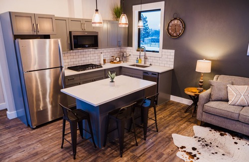 Kalispell Casa | Mtn view 1-bd cabin with hot tub