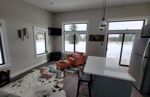 Kalispell Casa | Mtn view 1-bd cabin with hot tub