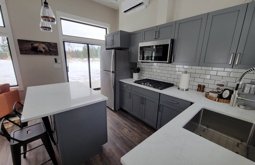 Kalispell Casa | Mtn view 1-bd cabin with hot tub