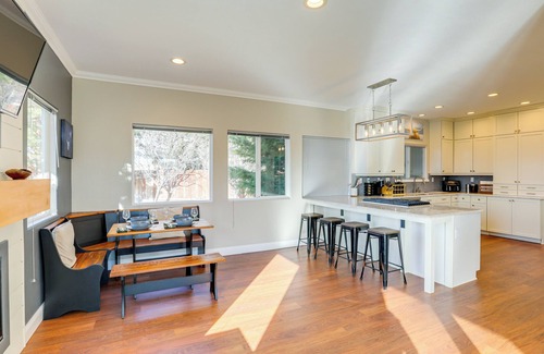 Sparks Casa | Mtn-View Escape w/ Hot Tub in Sparks!
