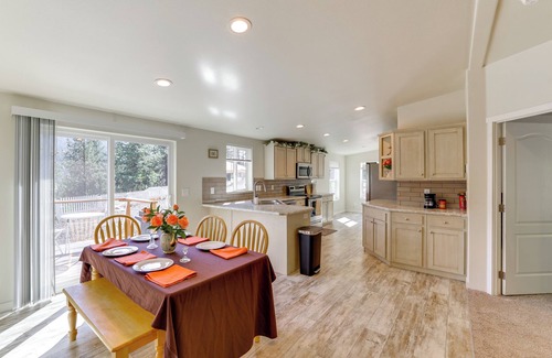 Ahsahka Cabaña | Mtn-view Gem w/Outdoor Entertainment in Ahsahka!